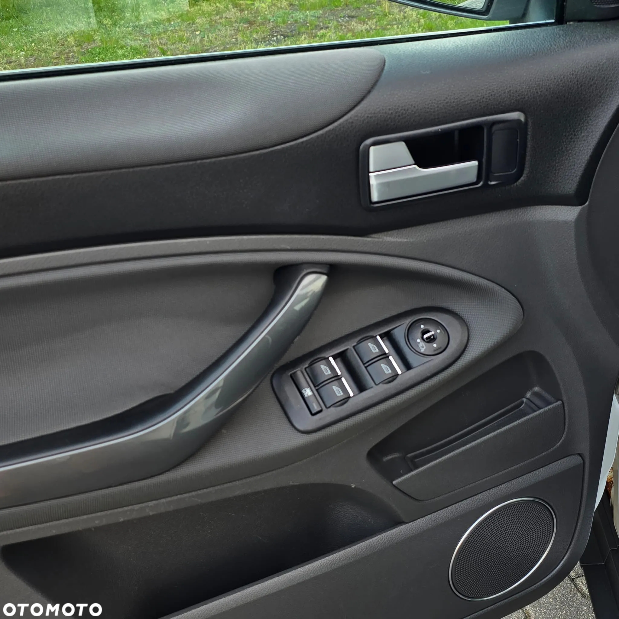 Ford Kuga 2.0 TDCi FWD Titanium - 20