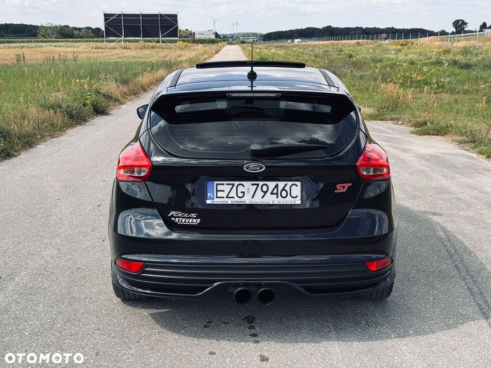 Ford Focus 2.0 EcoBoost ST mit Leder-Sport-Paket - 8