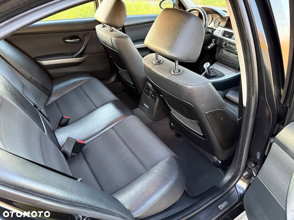 BMW Seria 3 320d DPF - 22