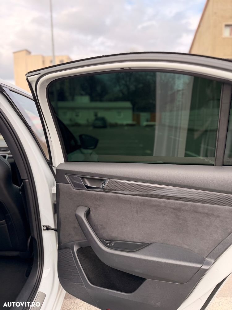 Skoda Superb 2.0 TDI DSG Sportline - 17