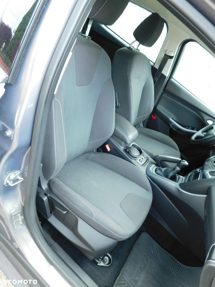 Ford Focus 1.6 Titanium - 24