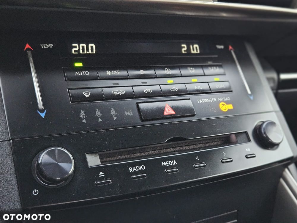 Lexus IS 300h Comfort - 38
