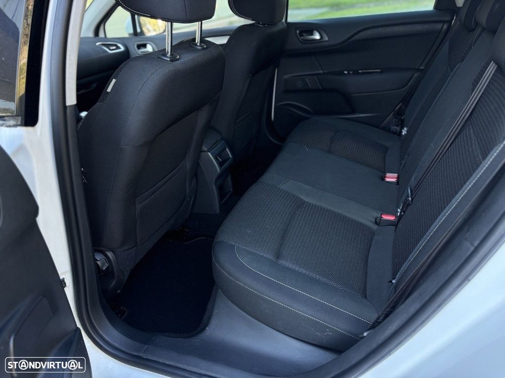 Citroën C4 — fotografia 13