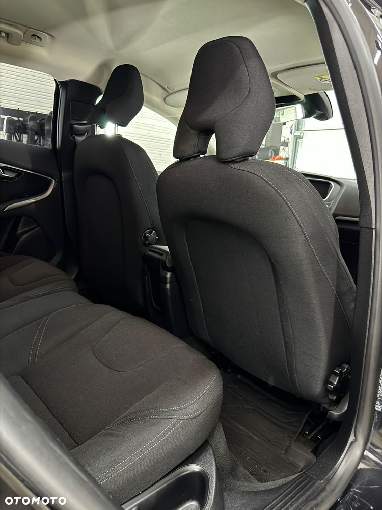 Volvo V40 D2 Drive-E Momentum - 7