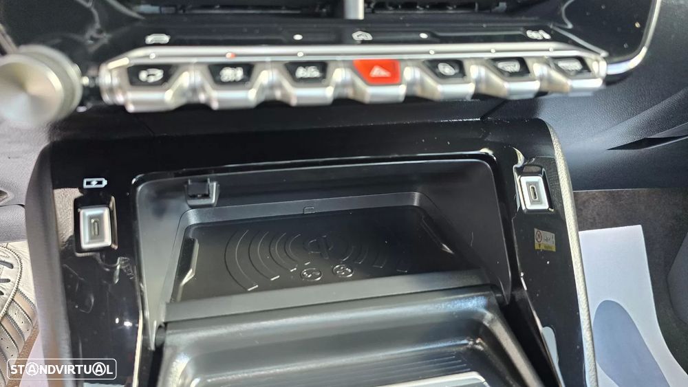 Peugeot 208 1.2 Hybrid GT e-DCS6 - 24