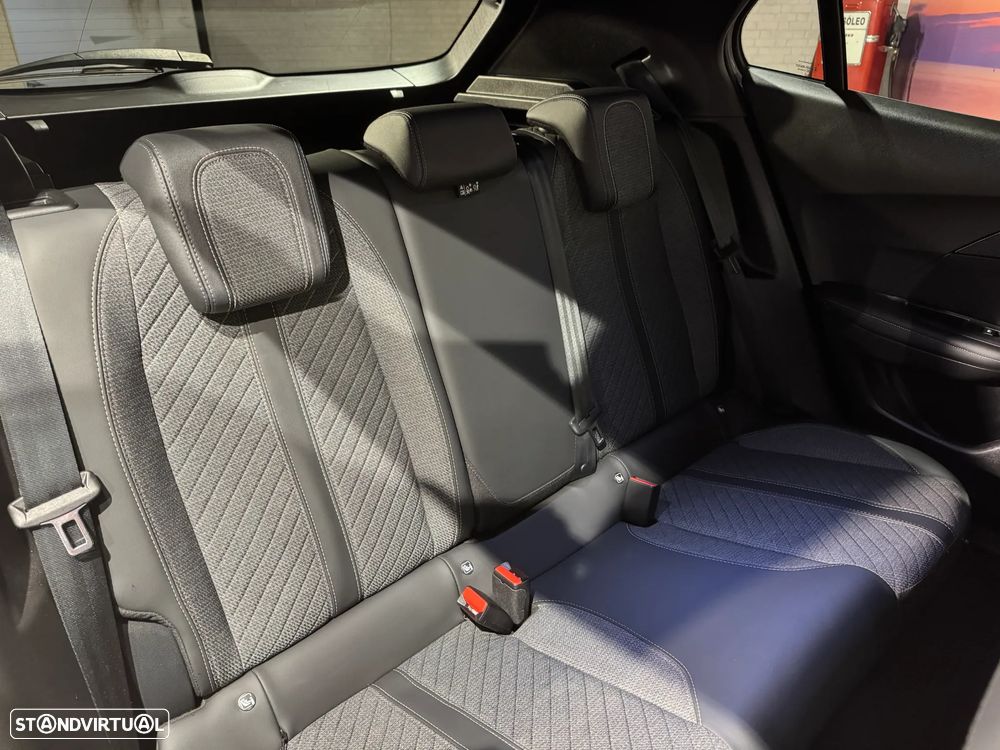 Peugeot 2008 1.2 Hybrid Allure e-DCS6 - 19
