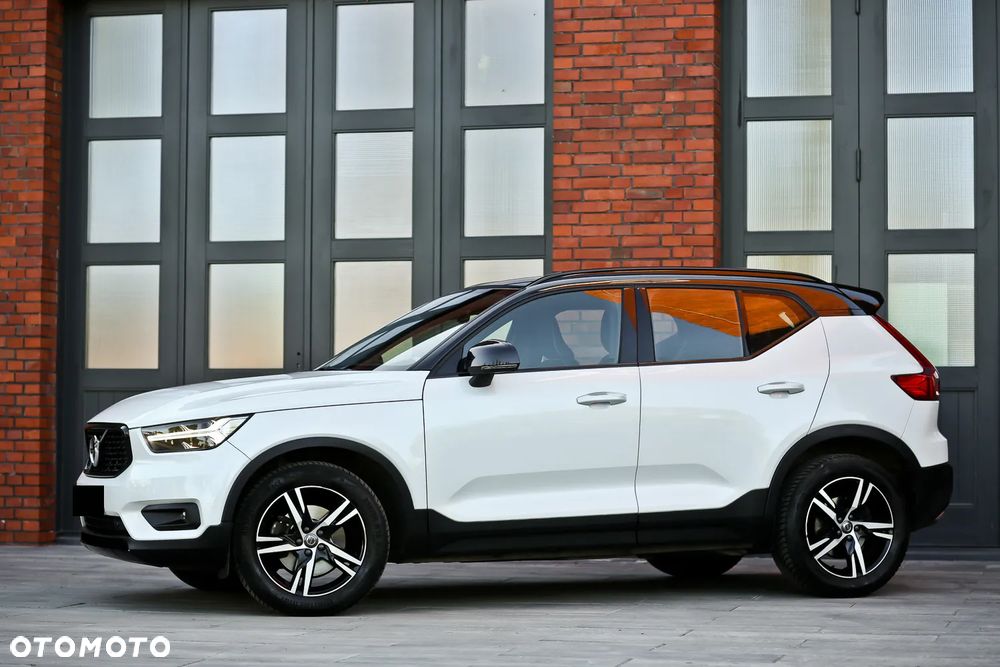 Volvo XC 40 D4 AWD Geartronic R-Design - 9