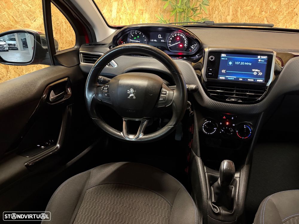 Peugeot 208 82 PureTech Style - 13