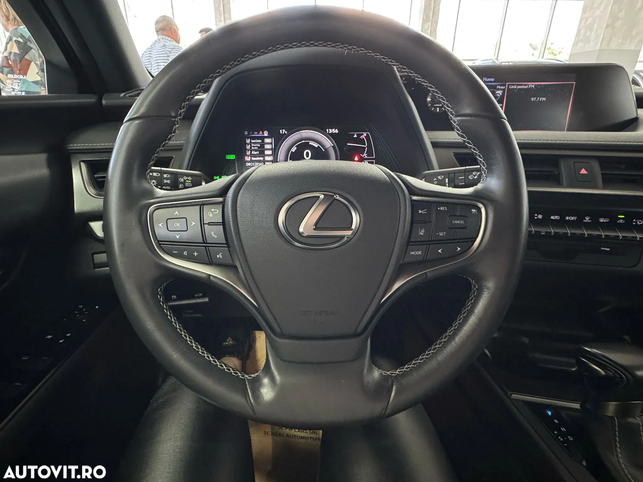 Lexus UX 250h 2.0L HEV 20H- (178 HP) 4X4 CVT F Sport - 21