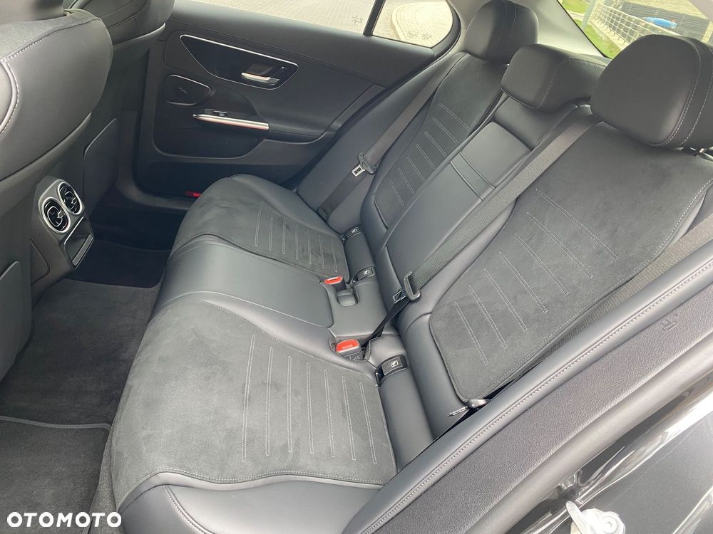 Mercedes-Benz Klasa C 200 d mHEV AMG - 30