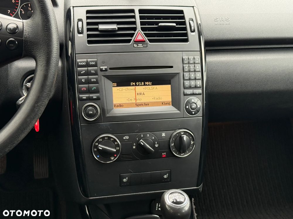 Mercedes-Benz Klasa A 170 BlueEFFICIENCY Elegance - 17