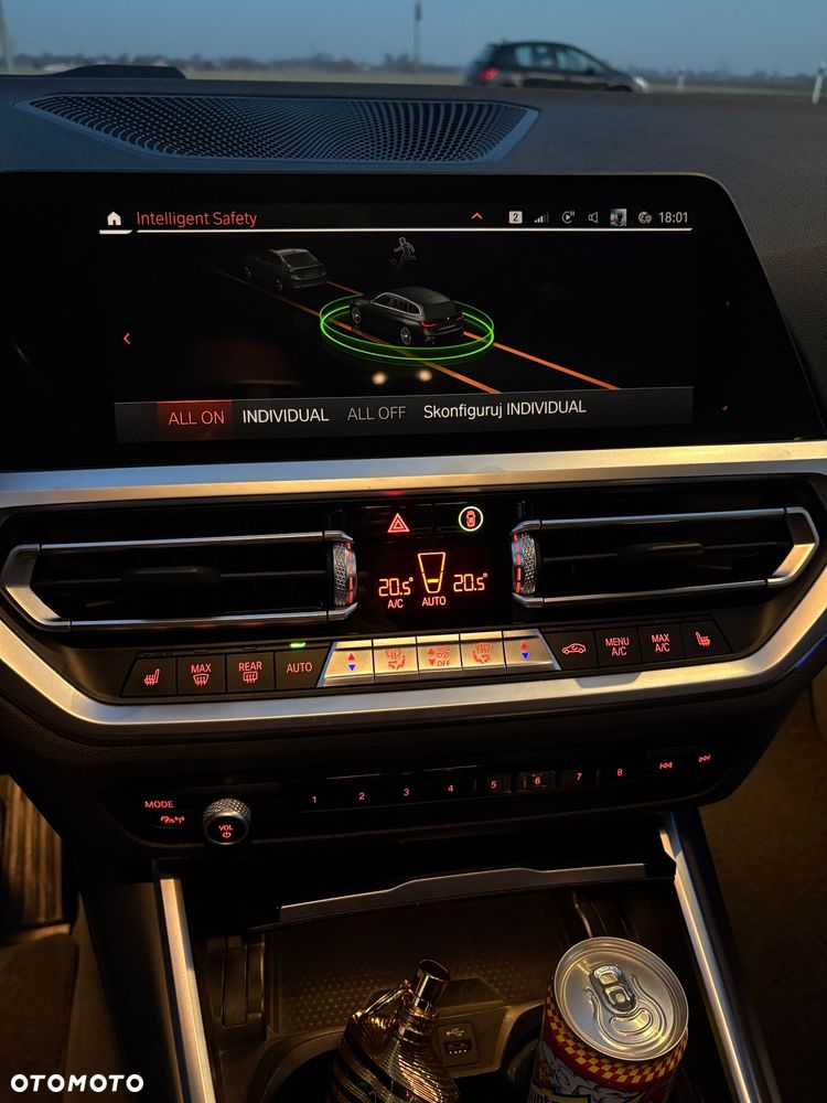 BMW Seria 3 320d Sport Line Shadow - 13