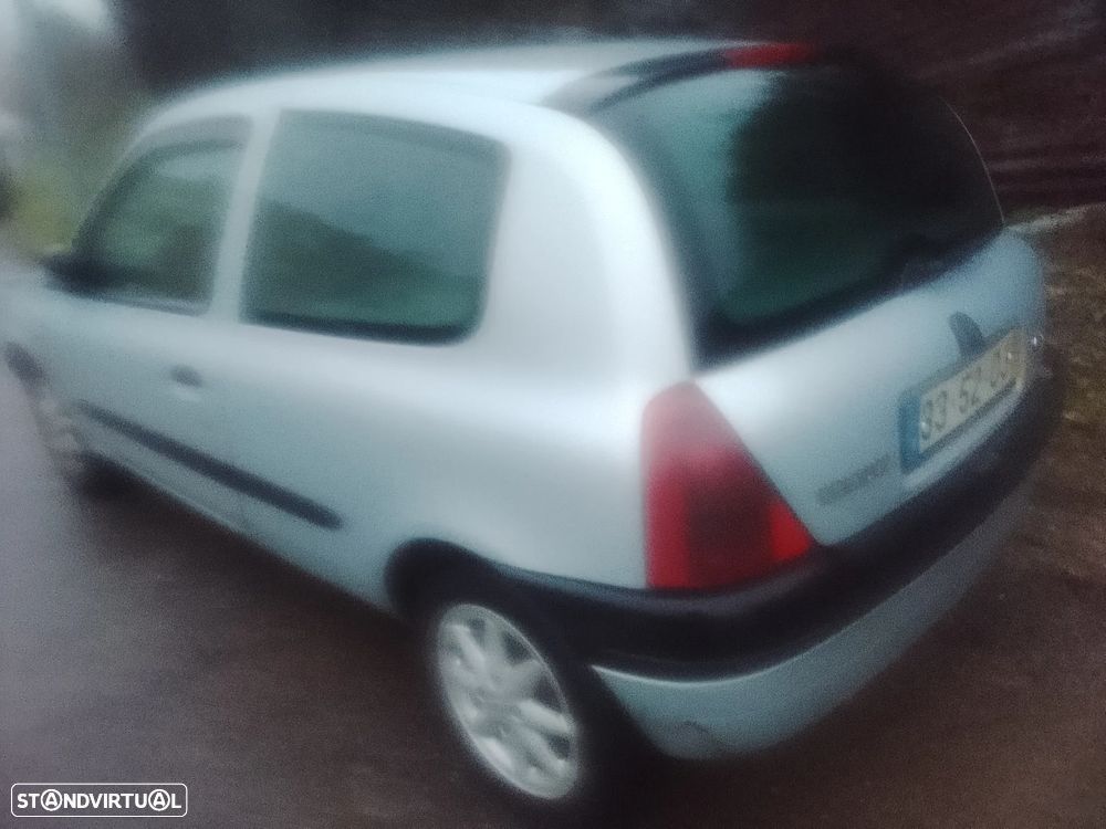 Renault Clio 1.9 D RN - 6