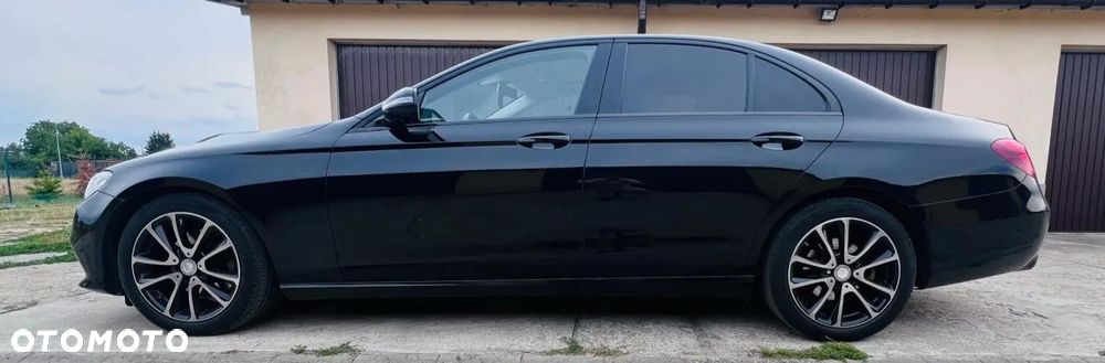 Mercedes-Benz Klasa E 220 d 9G-TRONIC - 22