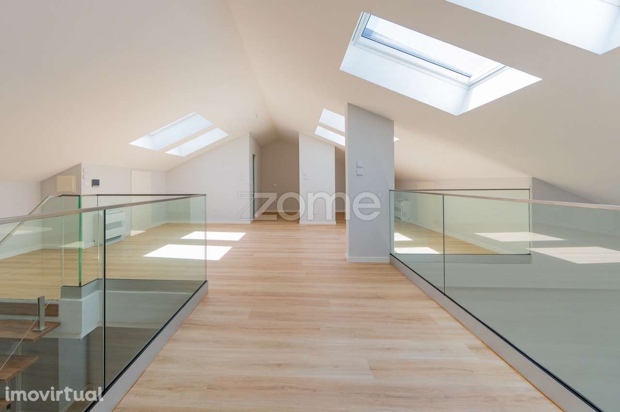 Apartamento T3 +1 com Mezanino / 3 lugares de garagem - Grande imagem: 2/29