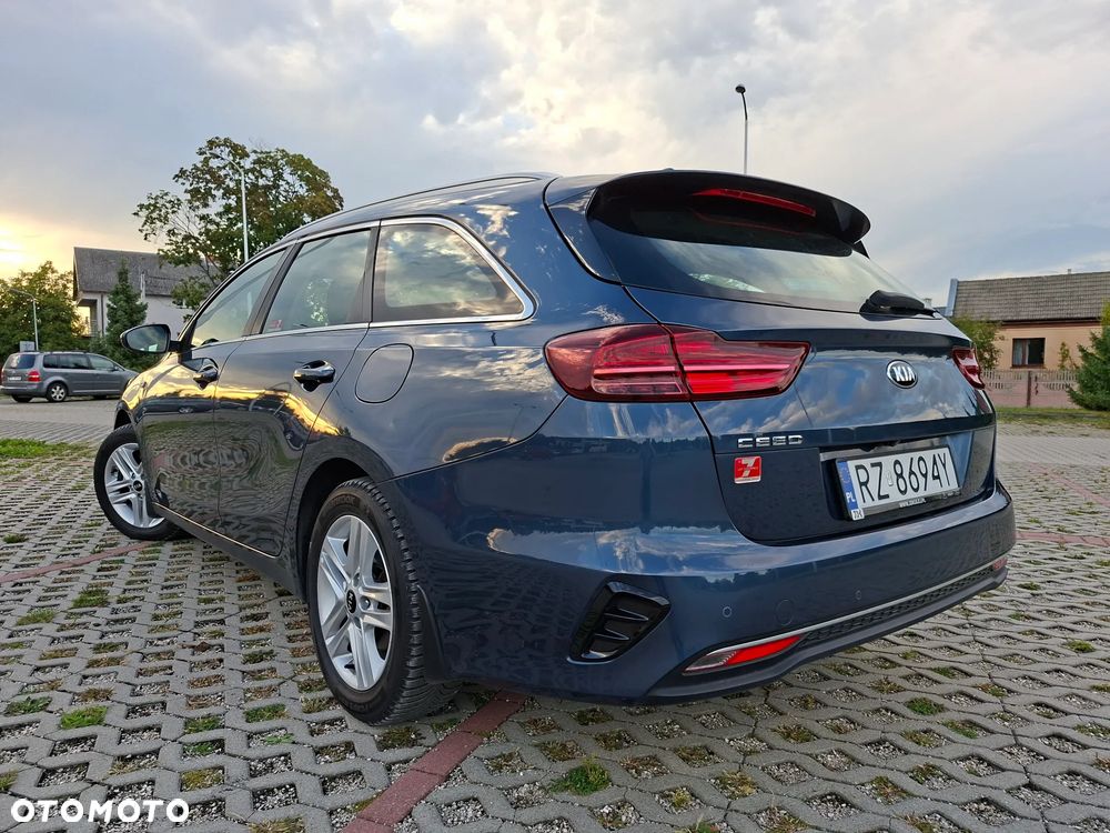 Kia Ceed 1.6 CRDi SCR M - 3