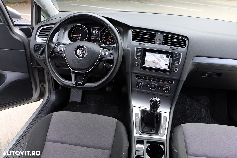 Volkswagen Golf - 18