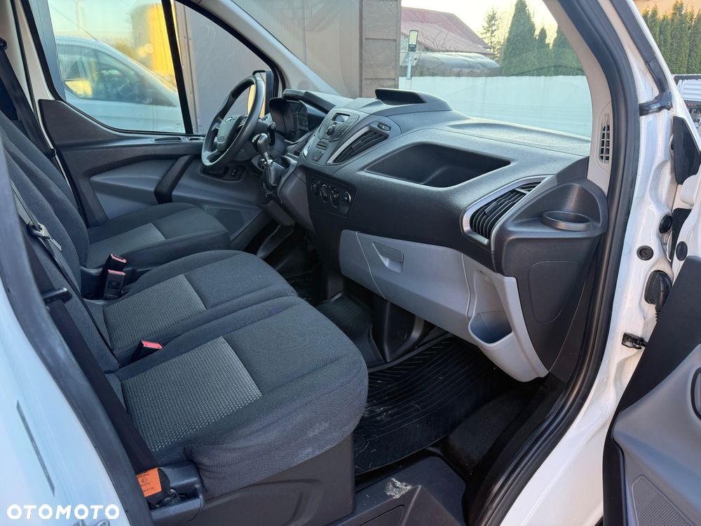 Ford TRANSIT CUSTOM - 9