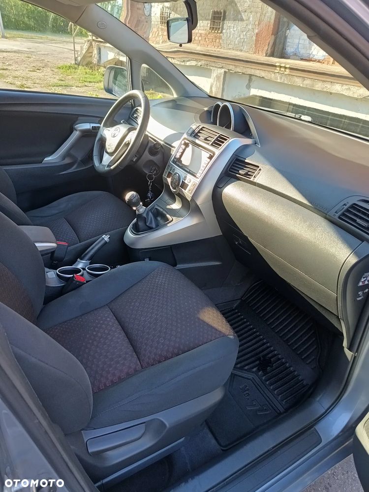 Toyota Verso - 8