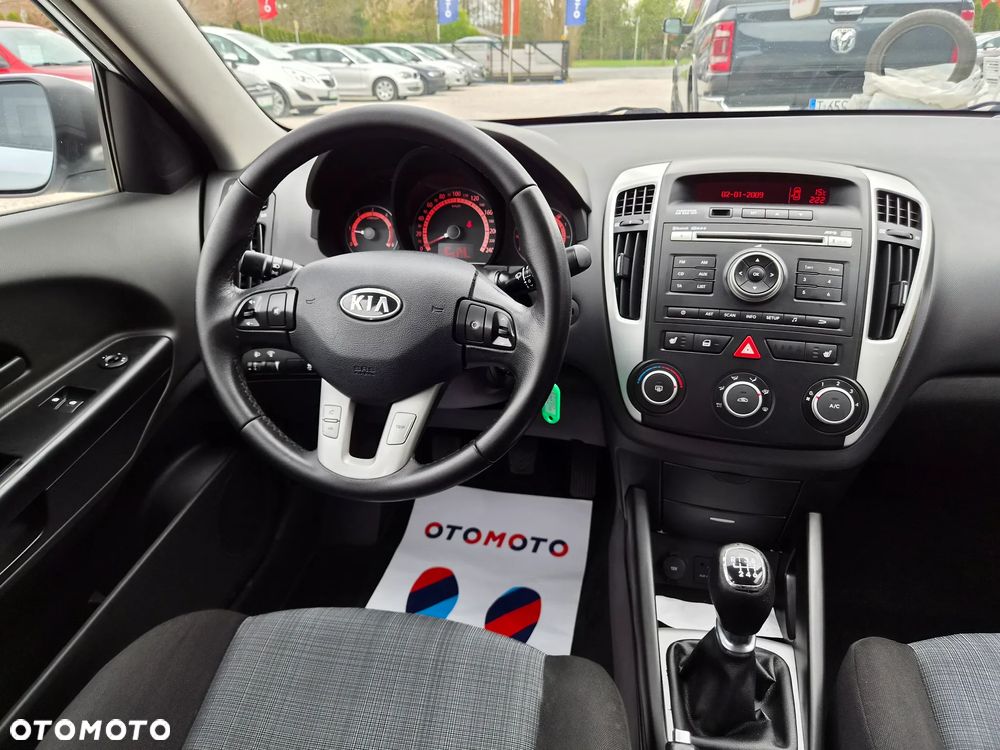 Kia Ceed - 21