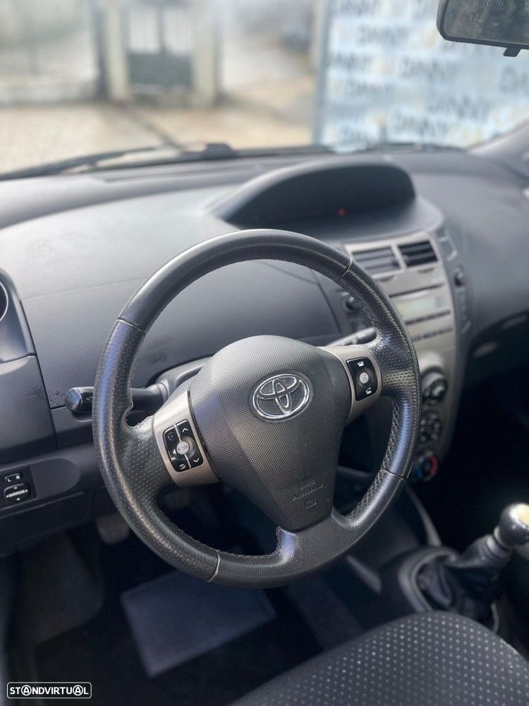 Toyota Yaris 1.4 D-4D AC - 12