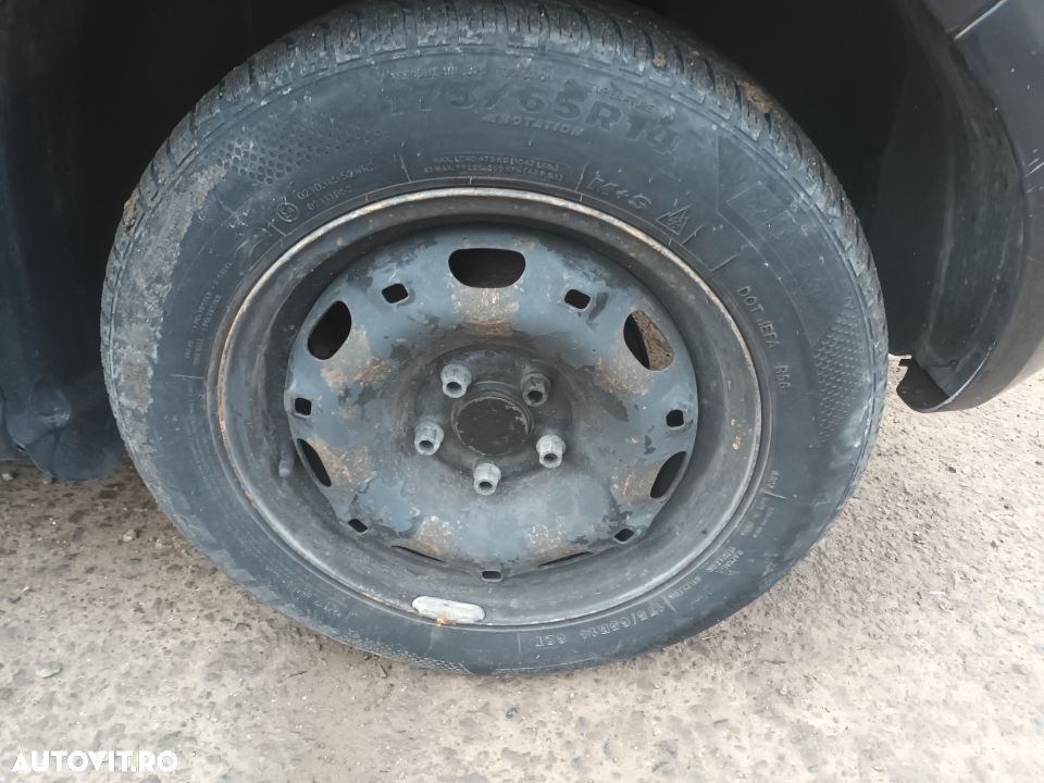 Dezmembrari  Skoda FABIA 1  1999  > 2008 1.2 Benzina - 4