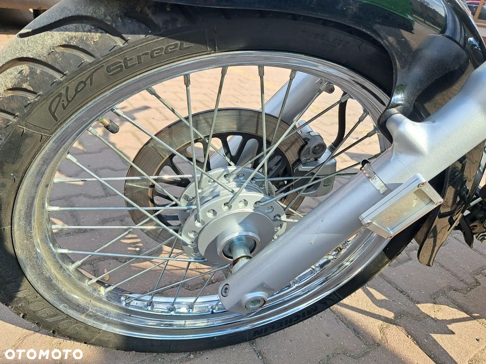 Suzuki Intruder - 20