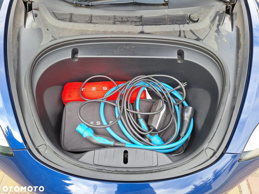 Tesla Model 3 Langstreckenbatterie Allradantrieb Dual Motor - 24