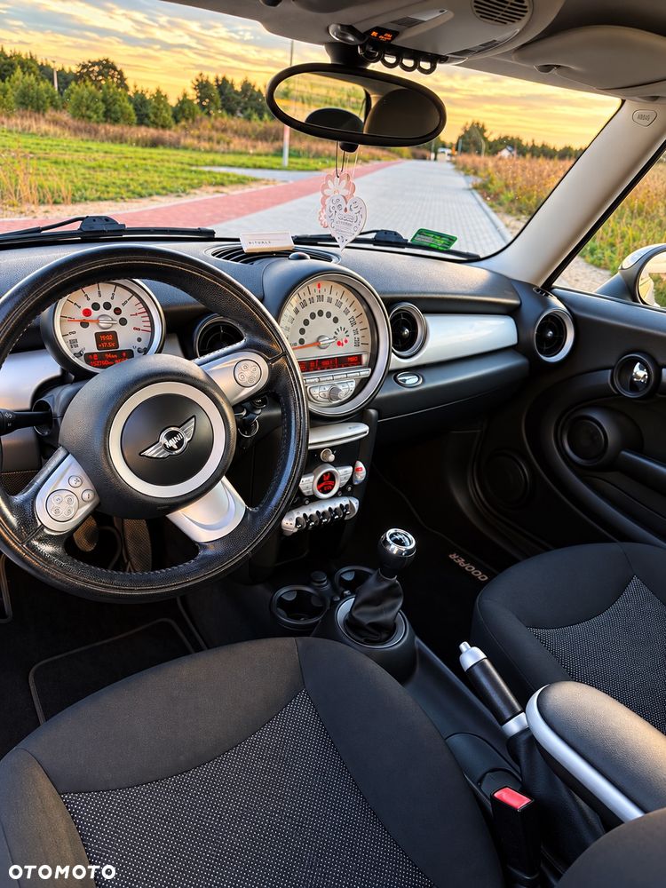 MINI Cooper Standard - 5