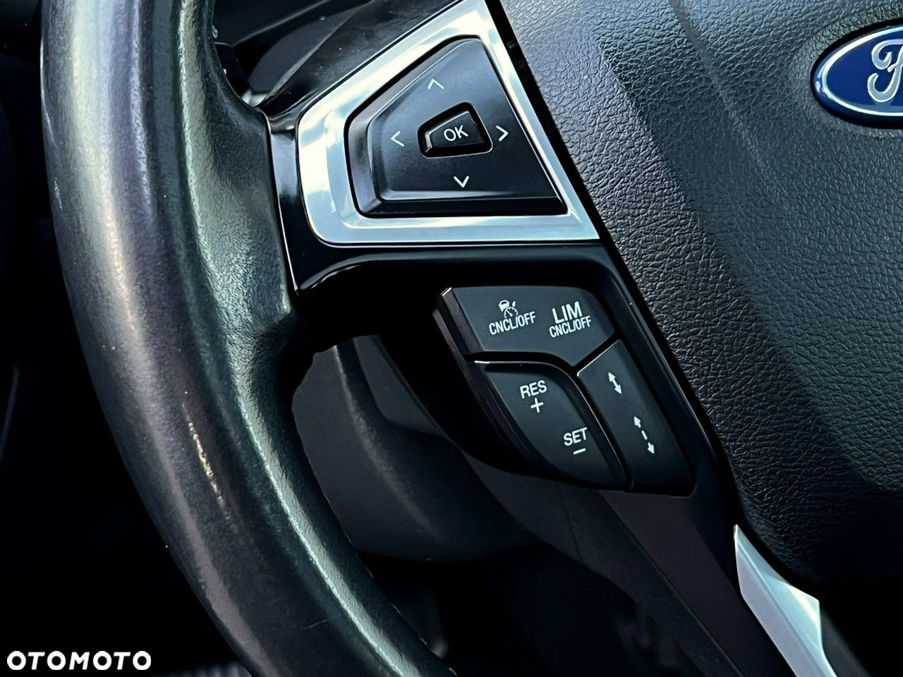 Ford S-Max 2.0 EcoBlue TITANIUM - 32