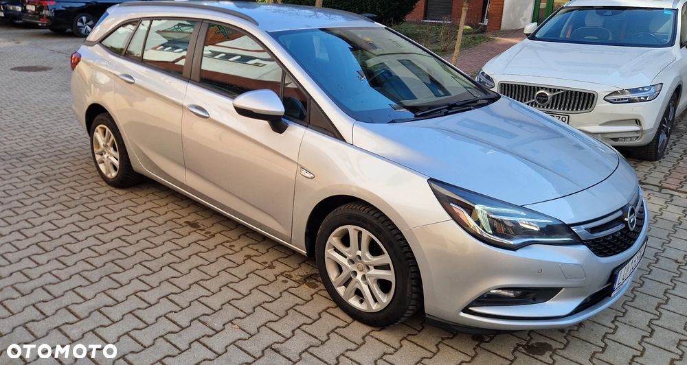 Opel Astra 1.6 CDTI Enjoy - 9