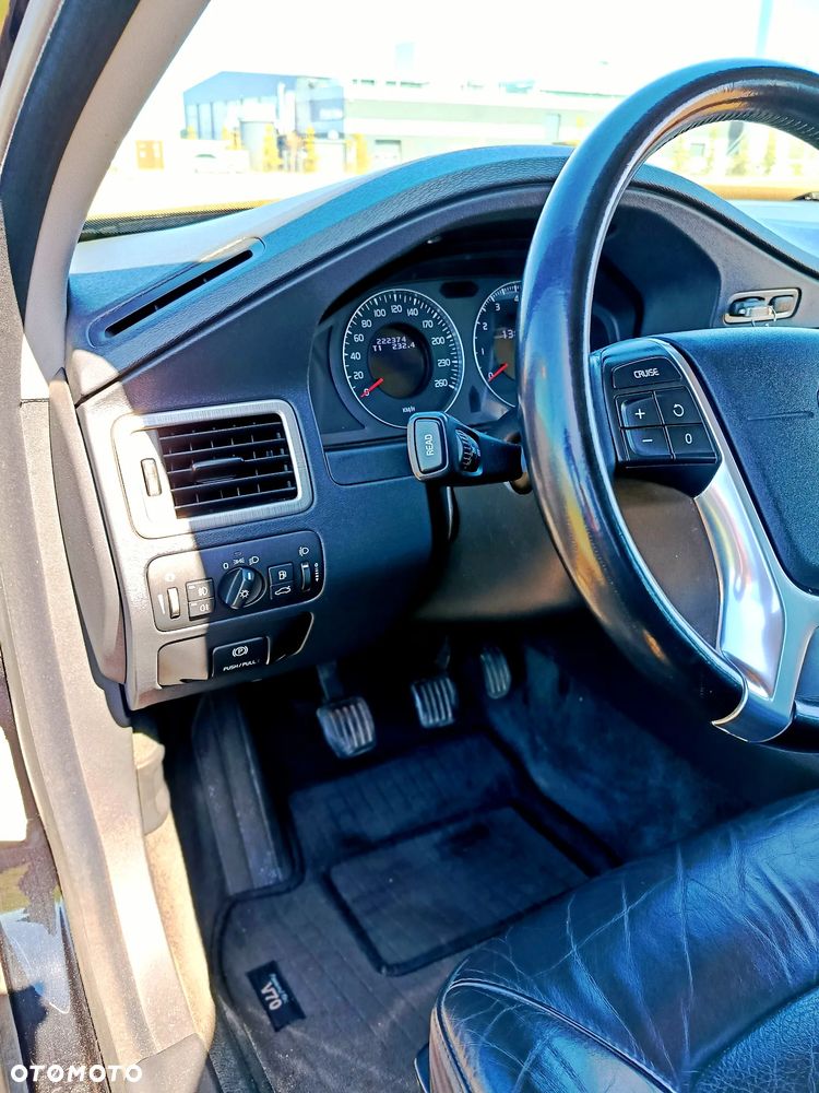 Volvo V70 2.5T Momentum - 27