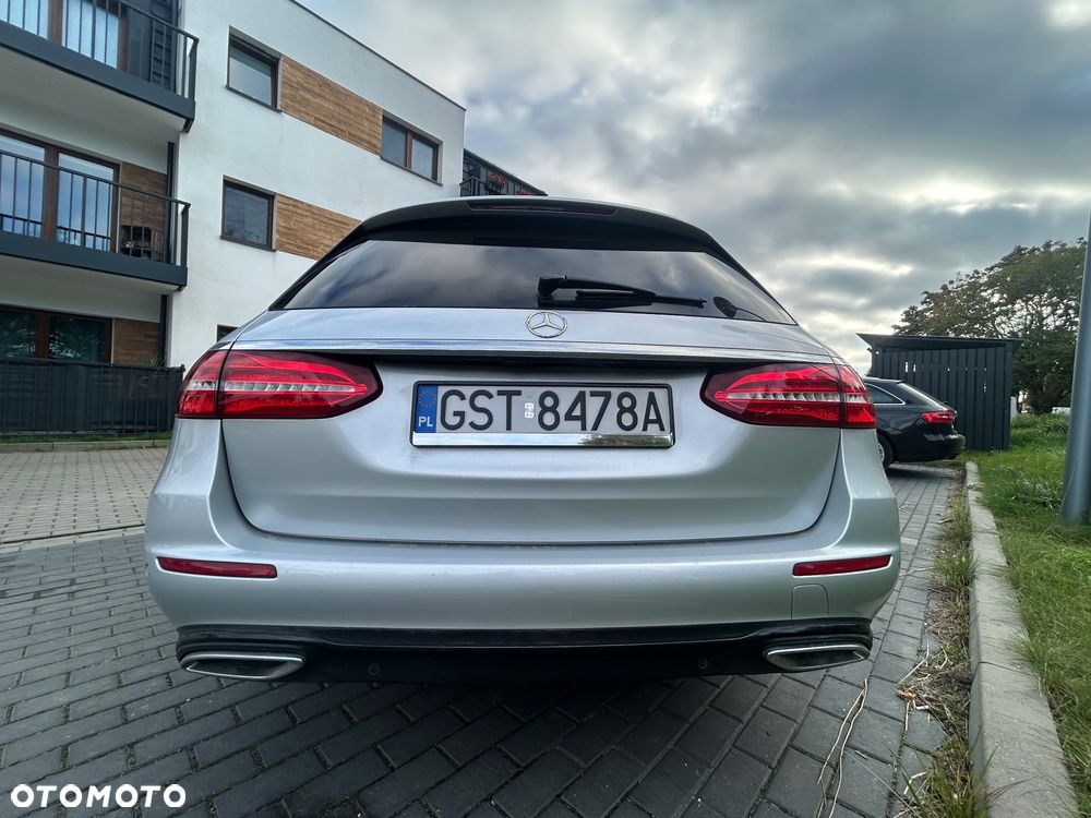 Mercedes-Benz Klasa E 220 d T 9G-TRONIC - 25