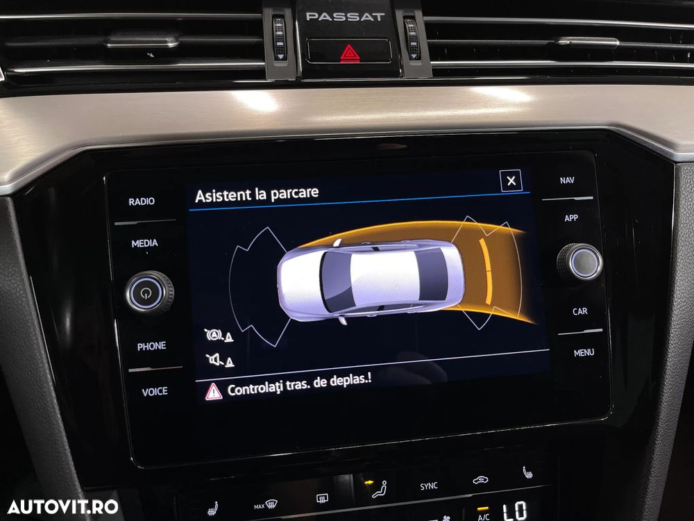 Volkswagen Passat 2.0 TDI DSG Highline - 16