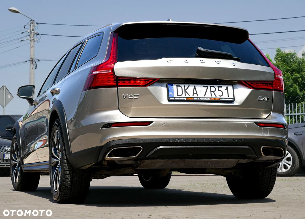 Volvo V60 Cross Country D4 AWD Geartronic Pro - 33