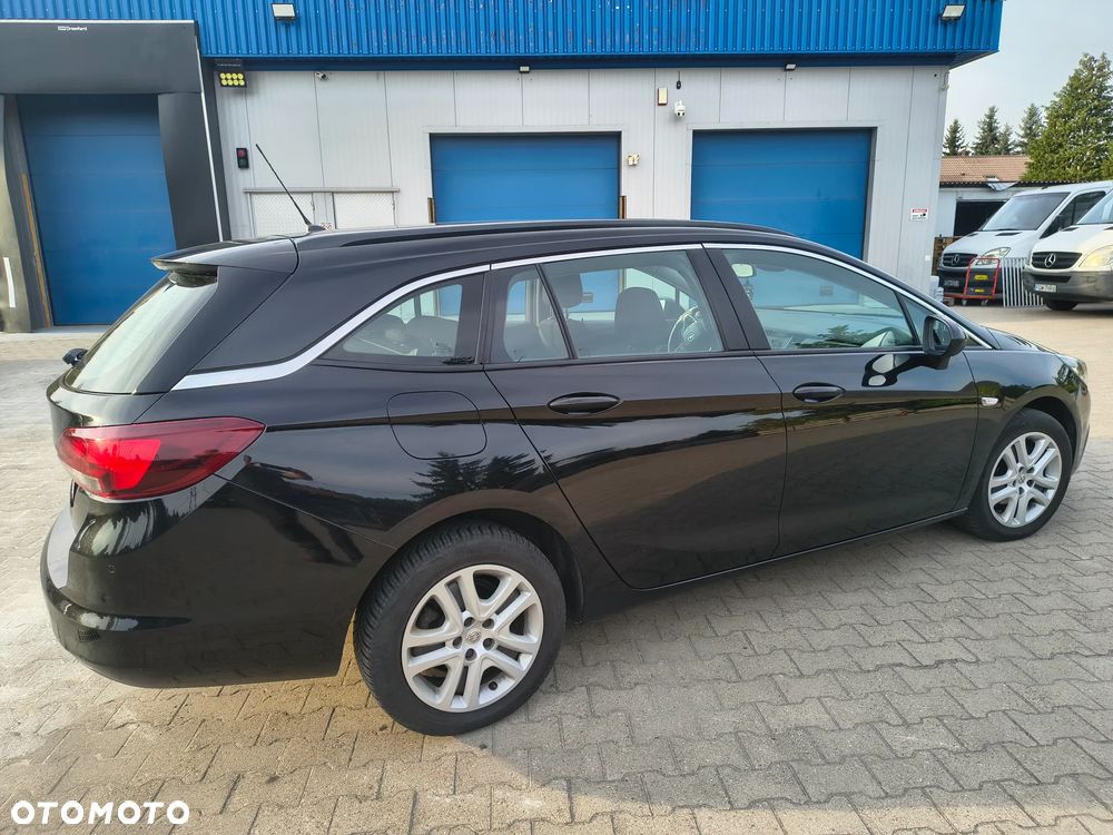 Opel Astra 1.6 CDTI Sport - 2