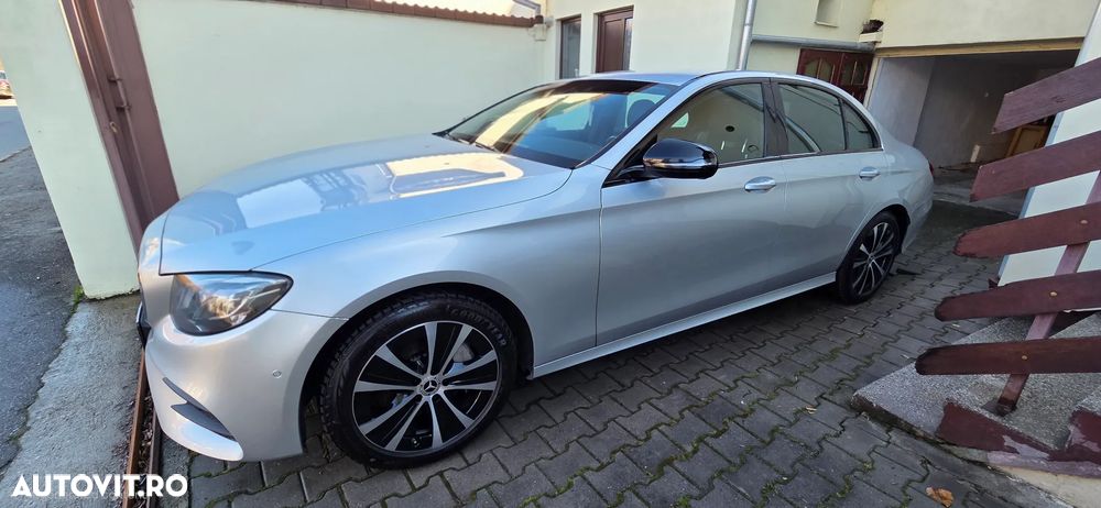 Mercedes-Benz E 220 d 4MATIC Aut. - 4