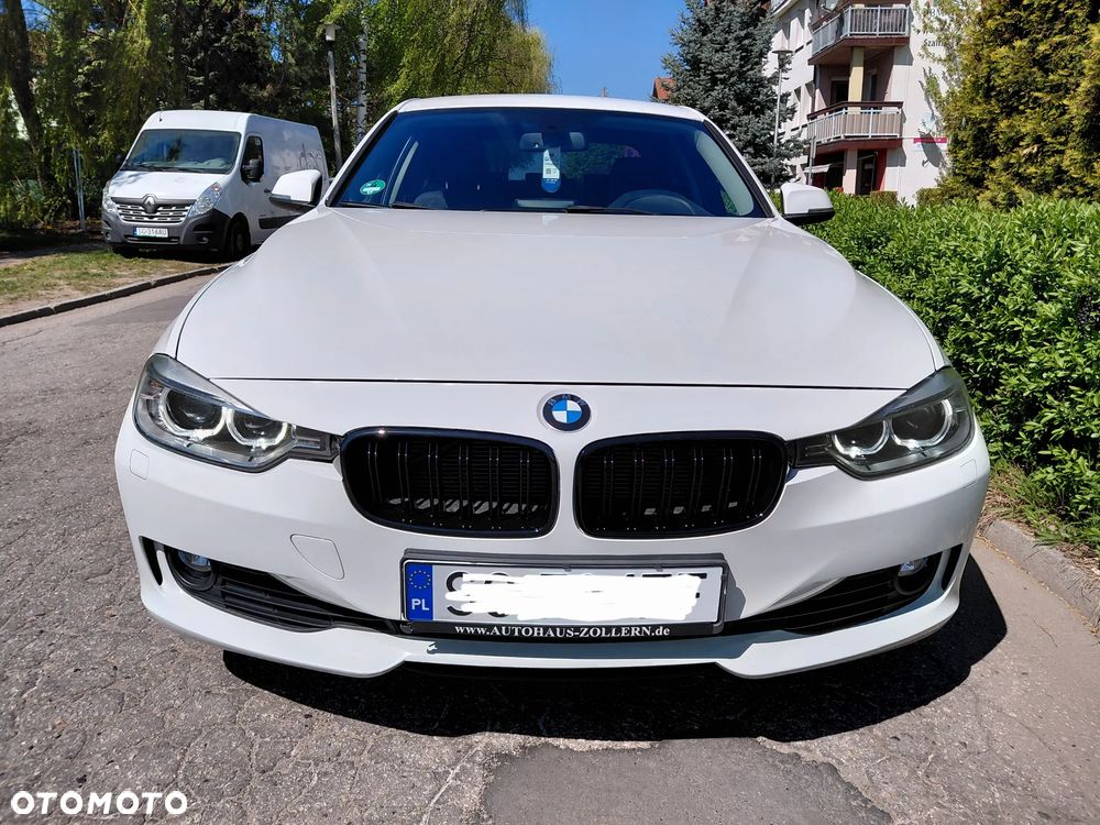 BMW Seria 3 320i Sport Line - 31
