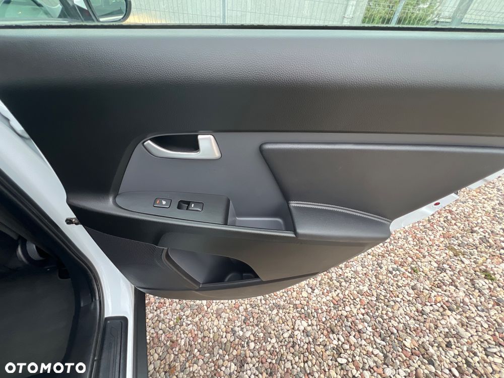 Kia Sportage 1.6 GDI L 2WD - 25