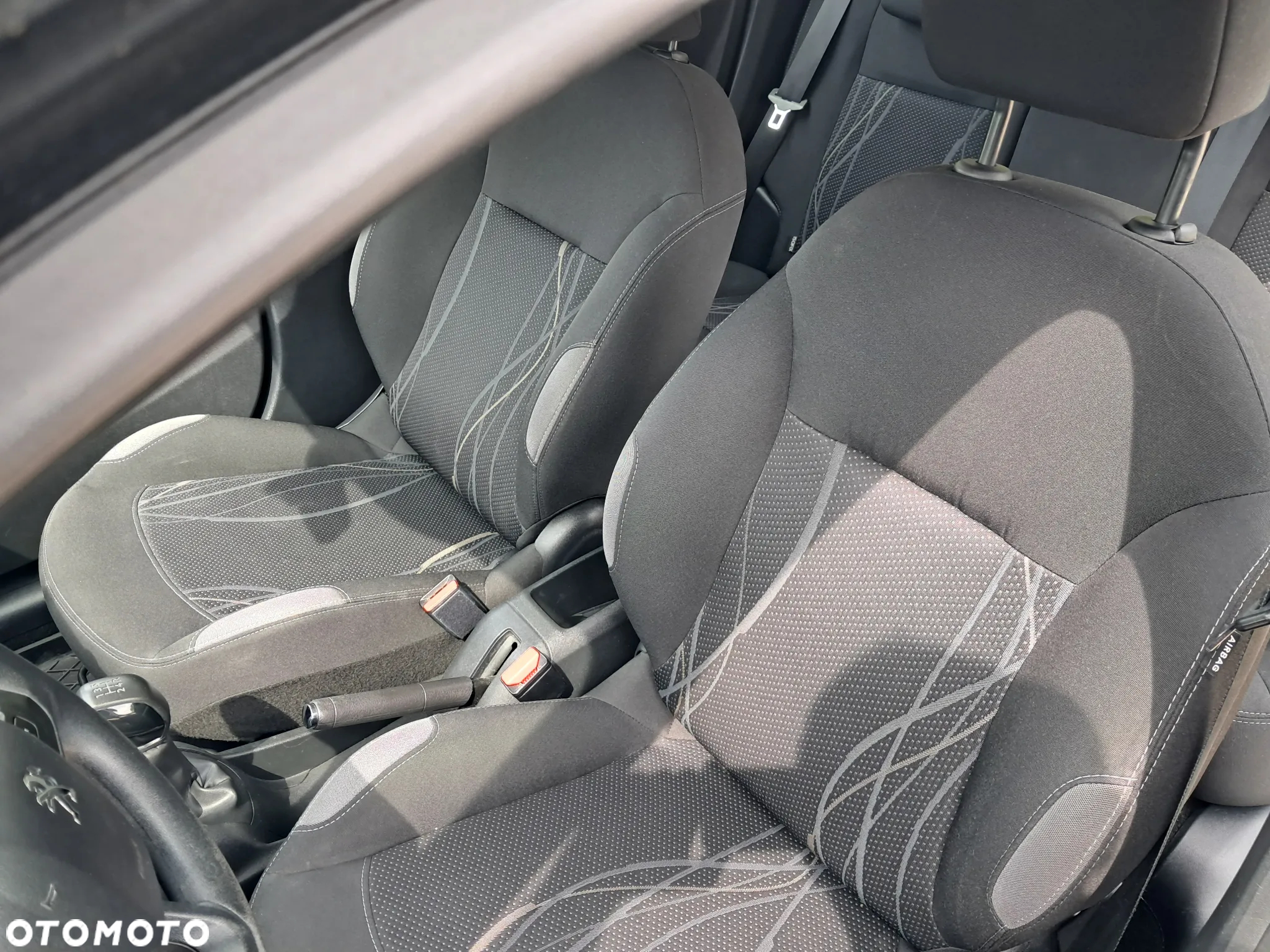 Peugeot 208 1.6 e-HDi Active STT - 13