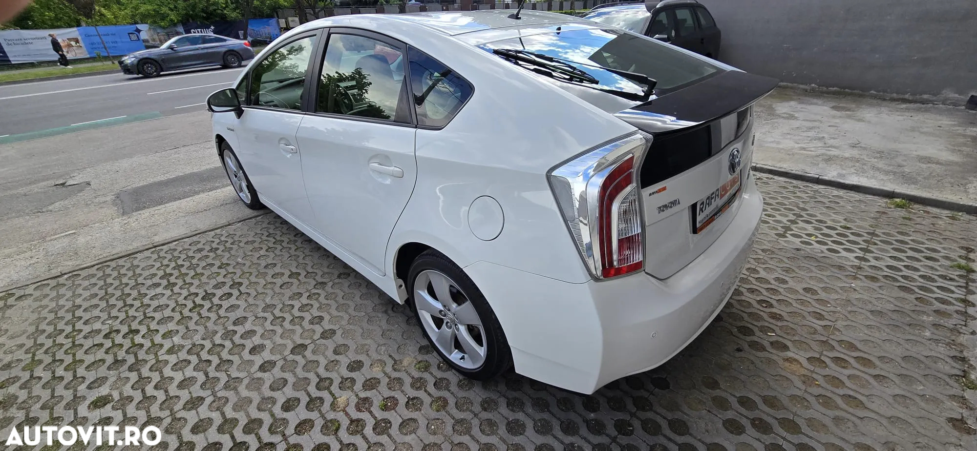 Toyota Prius (Hybrid) Executive - 15