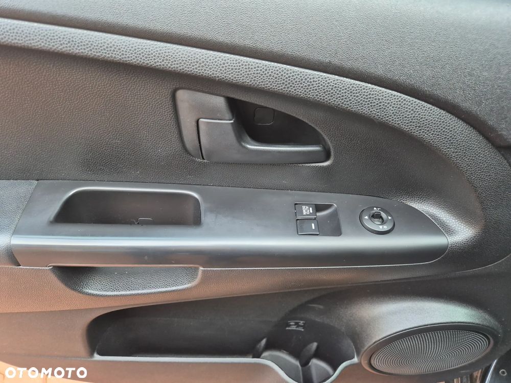 Kia Venga 1.6 Business Line - 17