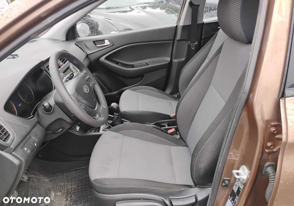 Hyundai i20 - 8