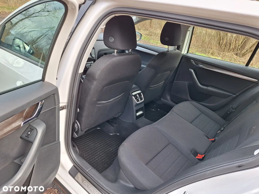 Skoda Octavia Combi 2.0 TDI 4x4 Scout - 17