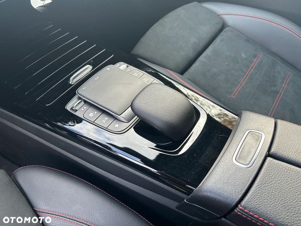 Mercedes-Benz CLA 220 d AMG Line 8G-DCT - 27