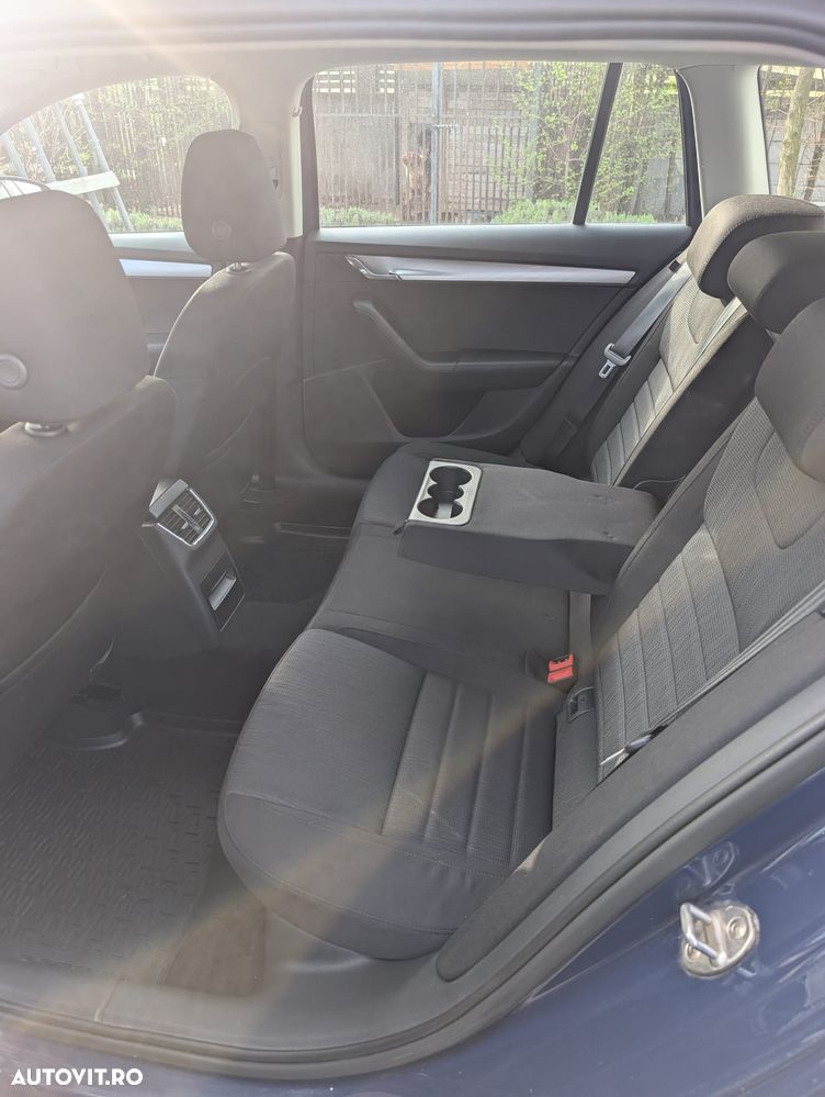 Skoda Octavia 1.6 TDI ELEGANCE DSG - 7