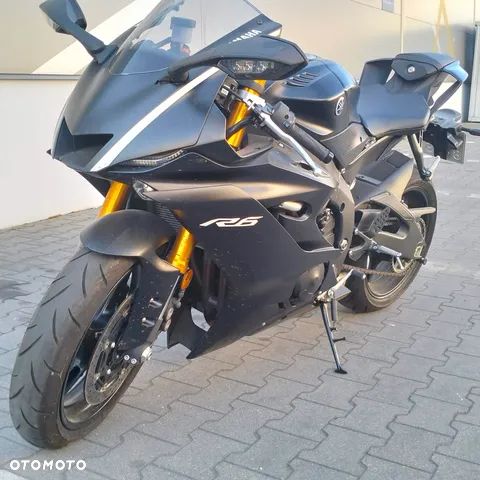 Yamaha R6 - 4