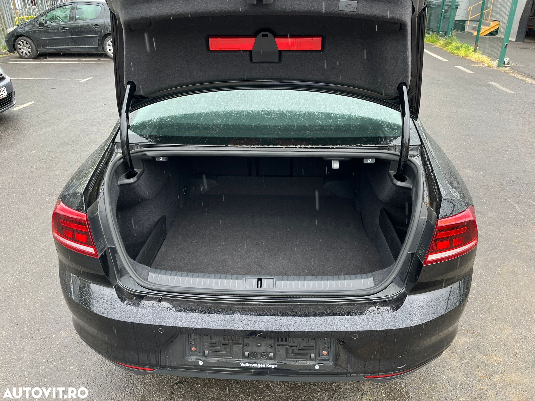 Volkswagen Passat - 34