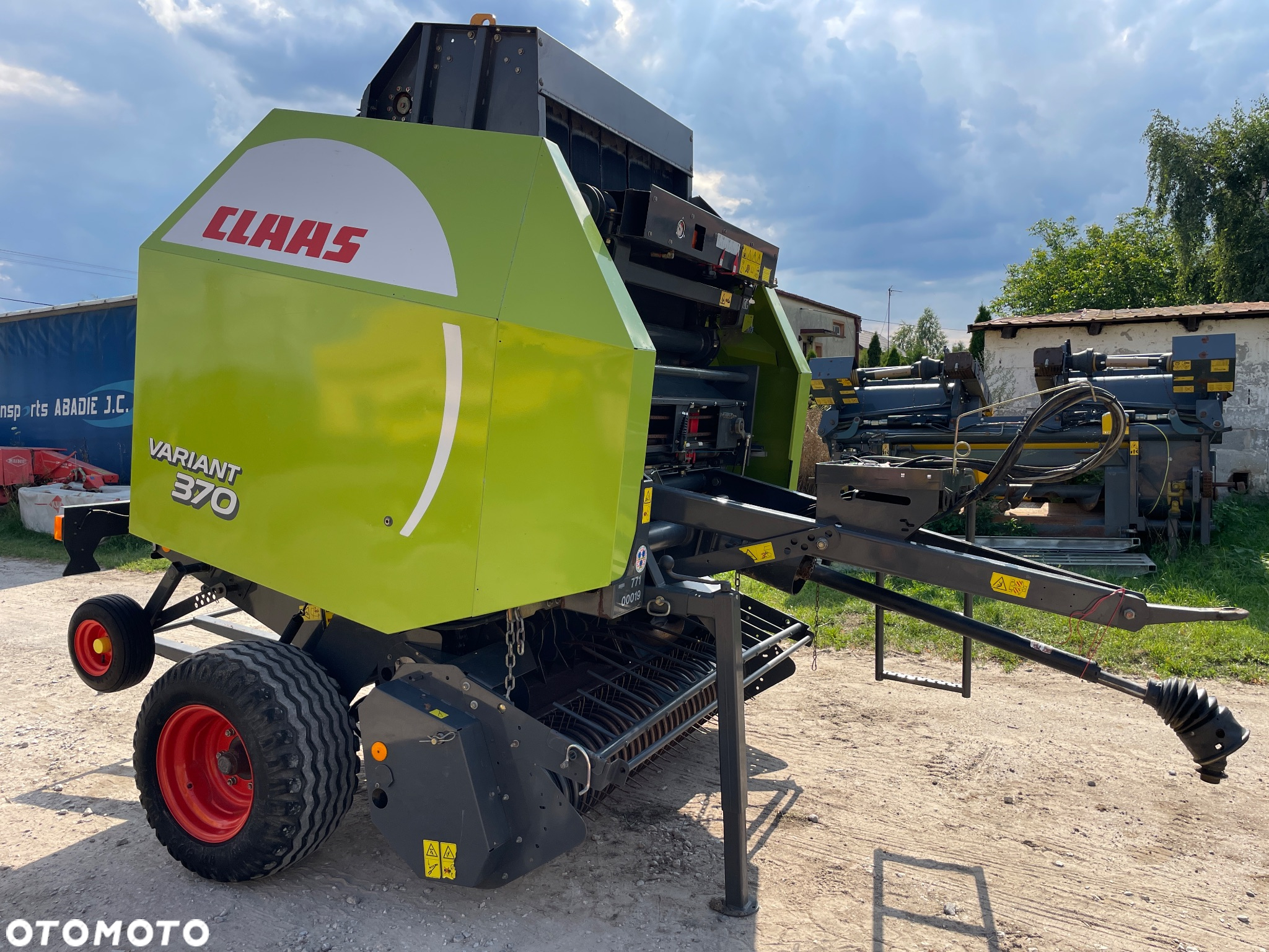 Claas Variant 370 - 3