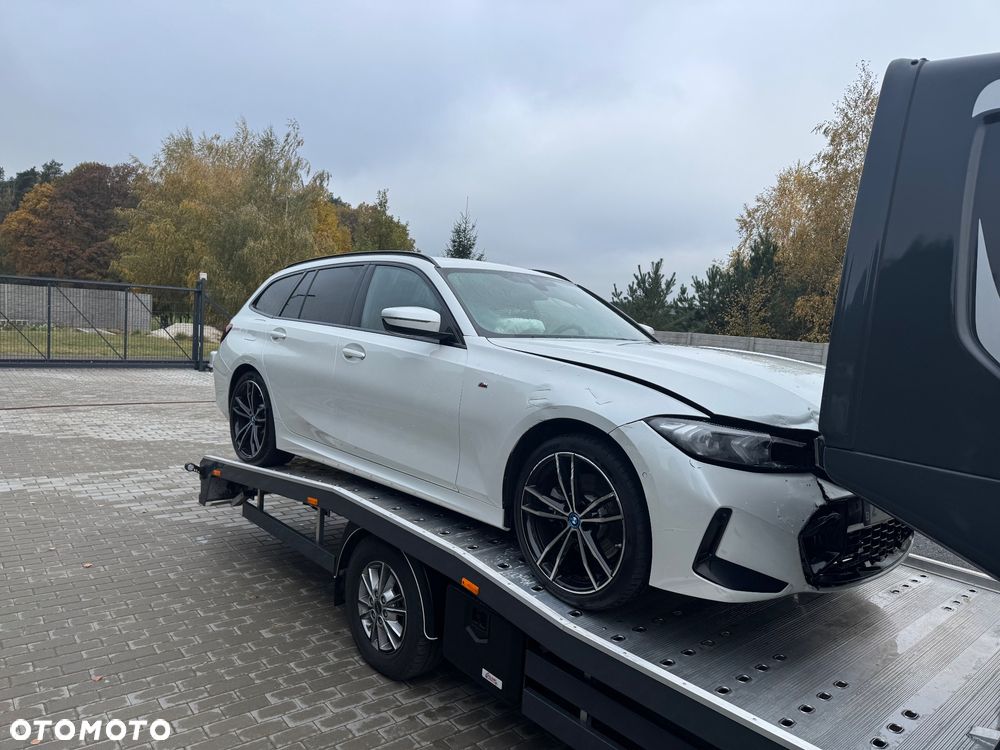 BMW 3 Series 2024 photo 2
